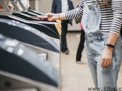 什么是自助借还机